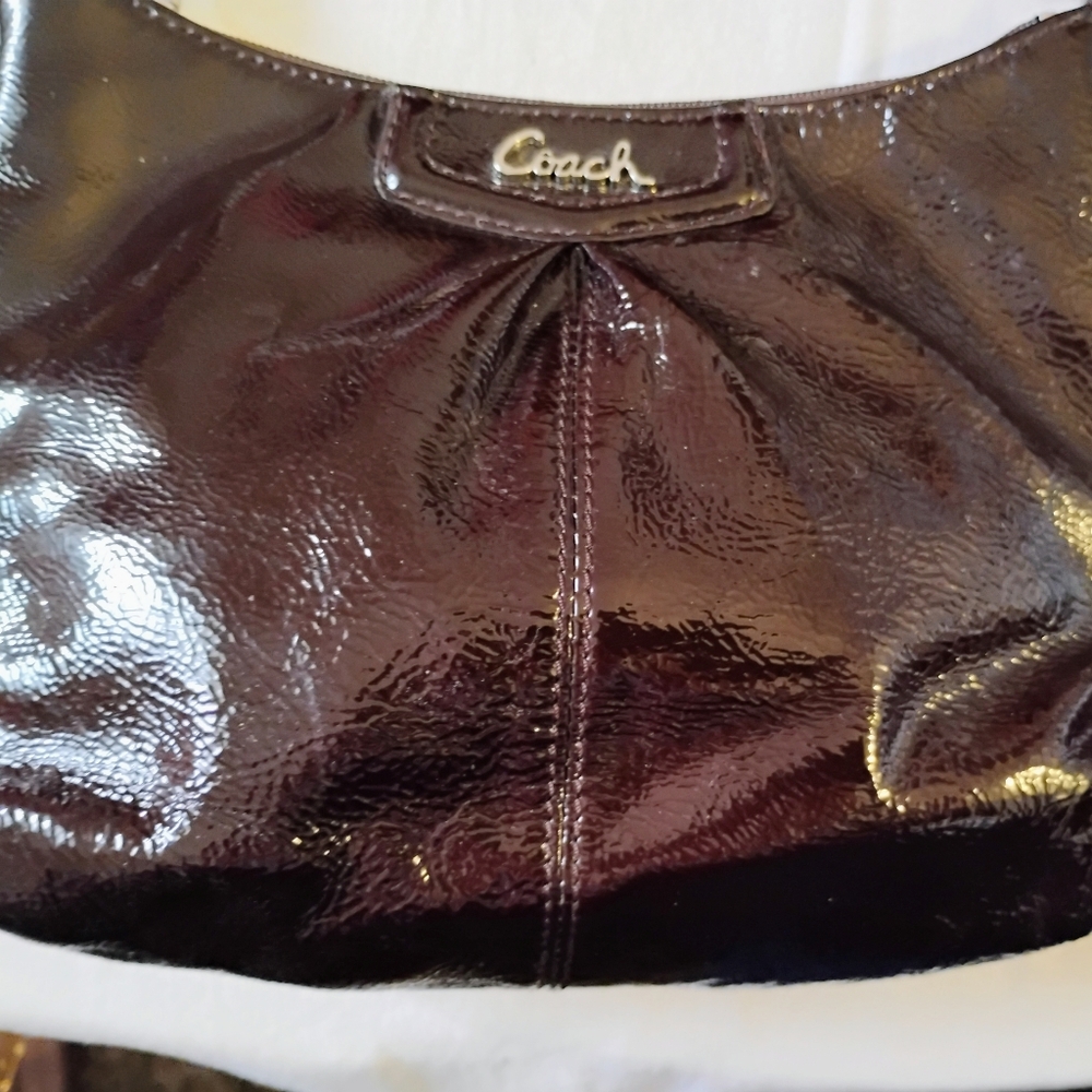 Stylish Purses, Wallets and Wristlets Collection - Picture 7 of 16